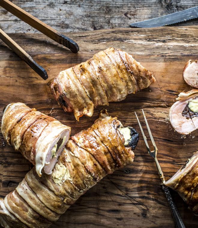 Gefülltes Schweinfilet mit Bacon & Backpflaumen (schweinefilet gefuellt mit bacon) - Kaufe Online Fleisch, Grills und Zubehör